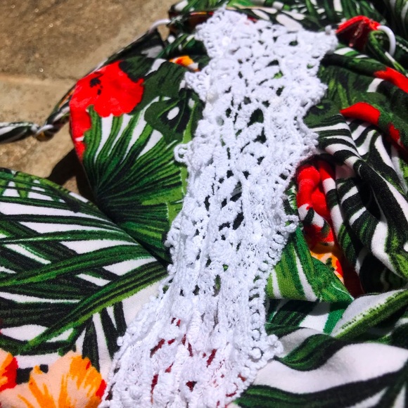 Women Tropical Floral Summer Jumpsuit - L (11-13) - Picture 2 of 4